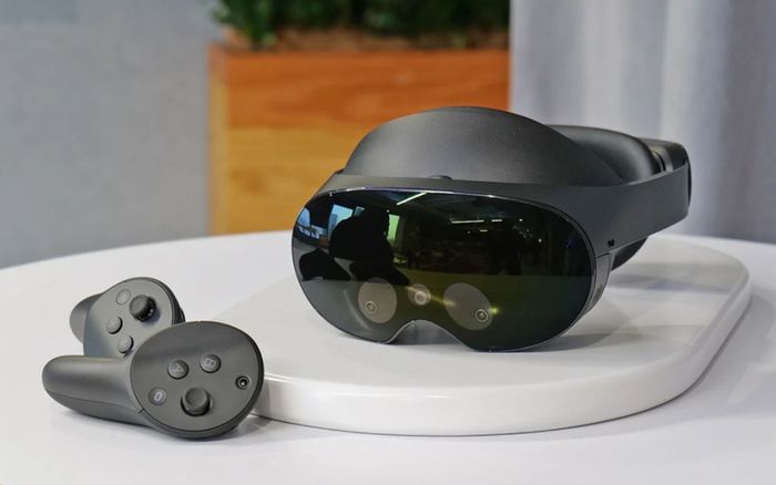 Meta tung kính thực tế hỗn hợp Quest 3