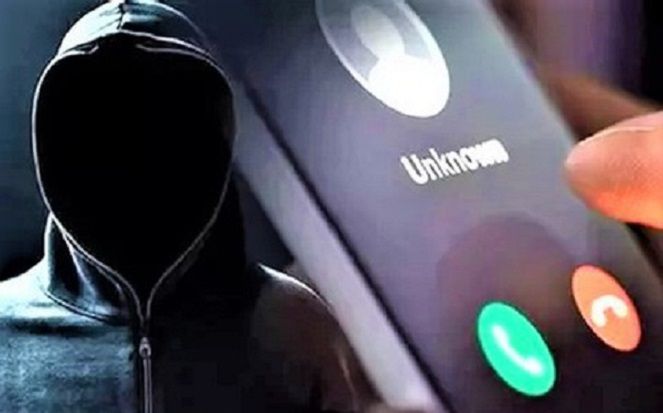 Cụ bà suýt mất 900 triệu sau 'lệnh bắt giam' thông qua kiểu liên lạc quen thuộc