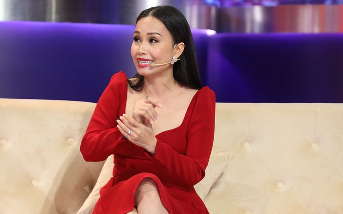 Fan yêu cầu hát ca khúc đang hot, phản ứng Cẩm Ly thu về hơn 3 triệu lượt xem