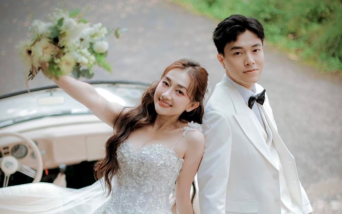 Loạt ảnh cưới mãn mãn của nữ diễn viên Vbiz lấy chồng kém tuổi