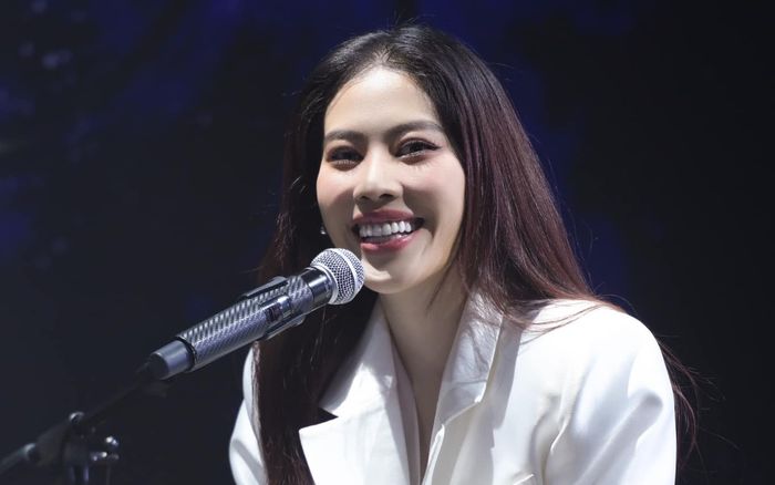 Chạy show tại nước ngoài: Nam Em 'gây mê' trước nhan sắc, giọng hát ra sao?