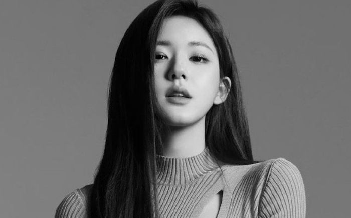 Triệu Lộ Tư khoe khả năng 'bắn' ảnh đỉnh cao nhưng vẫn bị soi điểm khác thường