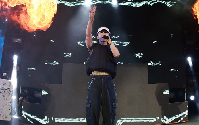 Bị fan hỏi khó trên sân khấu, Sơn Tùng có phản ứng bất ngờ