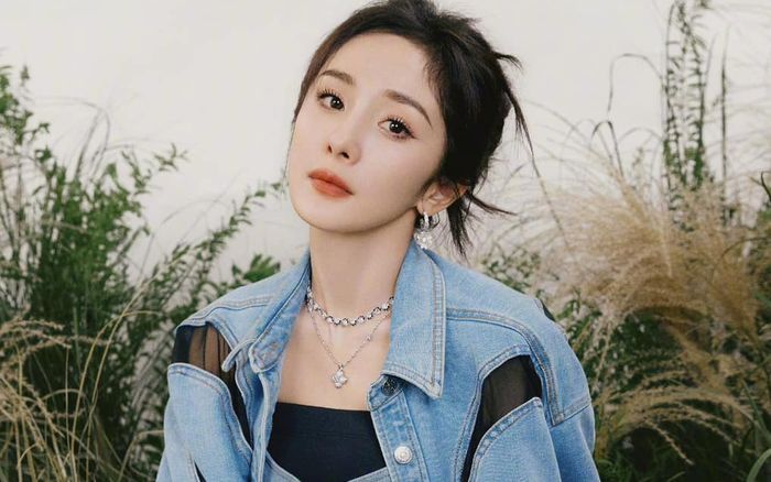 Dương Mịch khẳng định sự khắc nghiệt của Cbiz chỉ qua chi tiết này