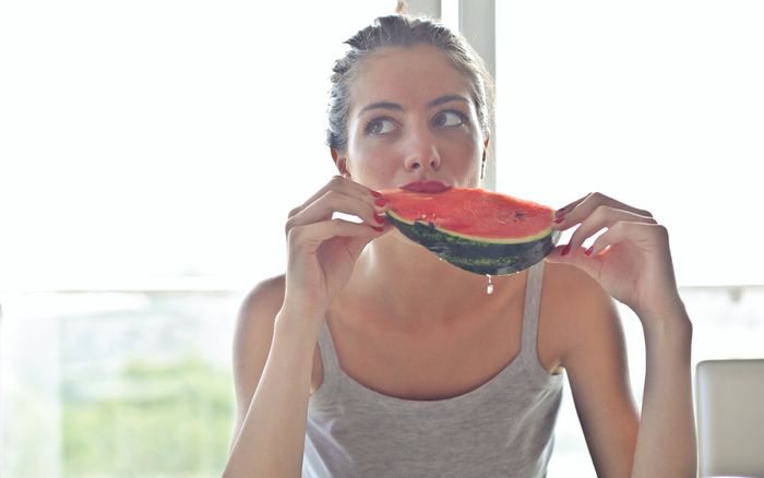 Mách nàng công thức làm đẹp từ đầu đến chân với trái cây mùa hè