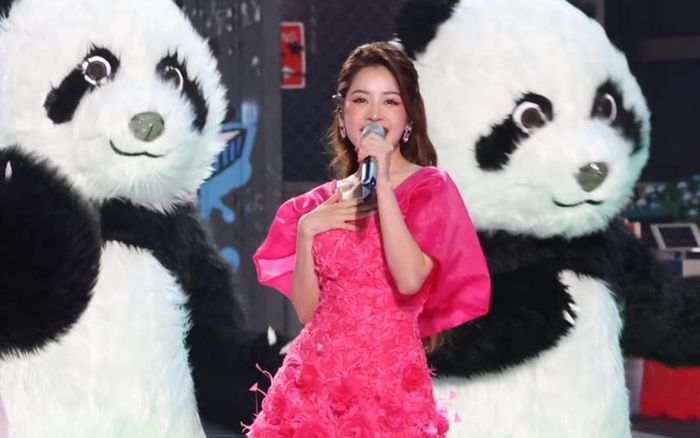 Rộ tin Chi Pu 'chạy show' ở Trung quốc trong dịp Tết Nguyên đán, xuất hiện cùng nhiều nghệ sĩ nổi tiếng