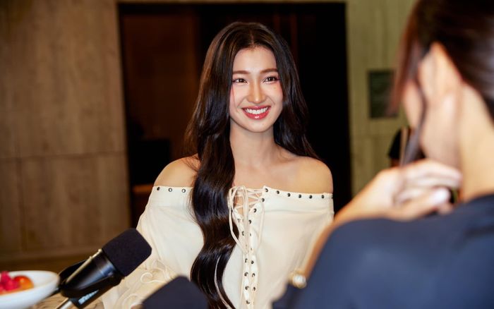 Á hậu Phương Nhi quay trở lại trường Đại học sau khi thi quốc tế