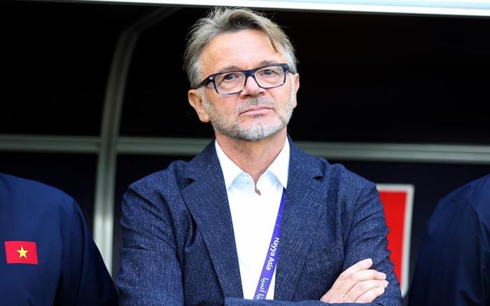 Đừng vui, hay chấp nhận được vì chỉ thua Nhật Bản 2 bàn!