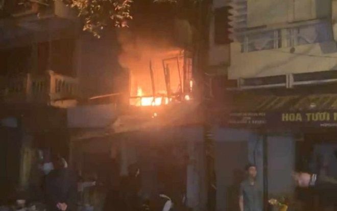 Cháy nhà trên phố Hàng Lược, 4 người trong cùng gia đình tử vong