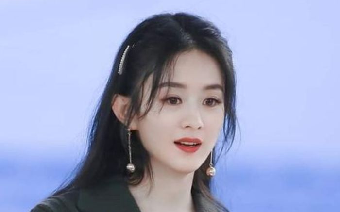 Triệu Lệ Dĩnh liên tiếp nhận tin vui sau khi công khai con gái cưng