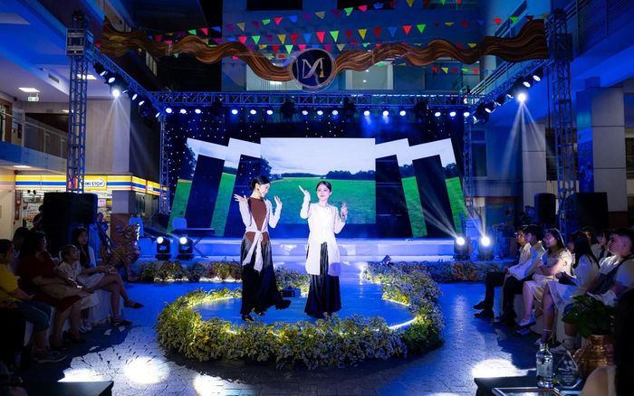 Tự tổ chức sự kiện về tình yêu từ chuyện Tấm Cám, sinh viên HUTECH 'cưa đổ' khán giả