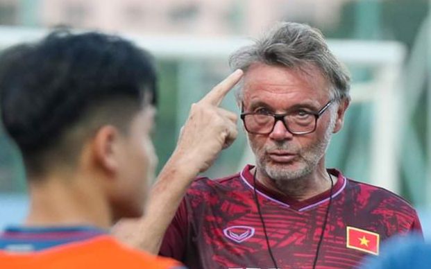 HLV Troussier: Việt Nam và Indonesia có cơ hội thắng ngang nhau
