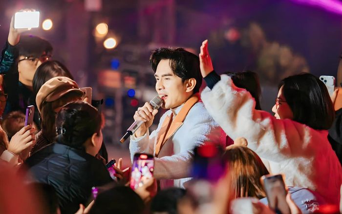 Đan Trường chạy show ca hát, phản ứng của khán giả thấy rõ sức hút sau hàng chục năm làm nghề