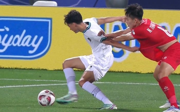 Sai lầm và cách dùng người khó hiểu của HLV Troussier khiến tuyển Việt Nam thua Indonesia?