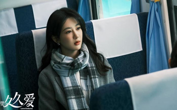 Bỏ xa Nhiệt Ba, Bạch Lộc, Dương Tử là sao nữ Cbiz duy nhất làm được điều này trong năm 2023