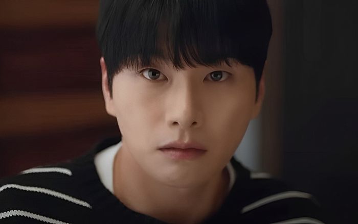Cô Đi Mà Lấy Chồng Tôi tập 9: Ji Won quẹt nát thẻ của Min Hwan, Soo Min lăn giường với chồng bạn thân