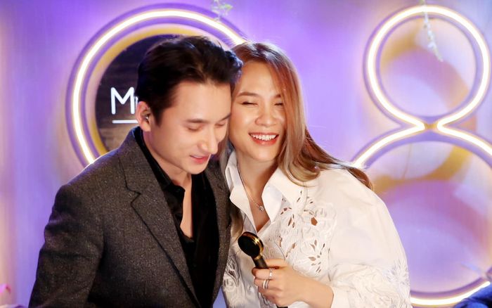 Mỹ Tâm đón 'tin vui' cùng Phan Mạnh Quỳnh, xác lập kỷ lục mới khiến người hâm mộ nức lòng