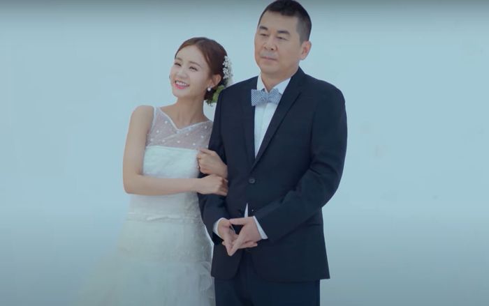 Yêu đương hợp đồng, cô gái nhất quyết muốn tổ chức đám cưới thế kỷ, vì lỡ mang danh đào mỏ