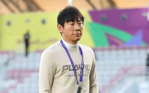 HLV Shin Tae Yong dễ bị sa thải sớm hơn HLV Troussier?