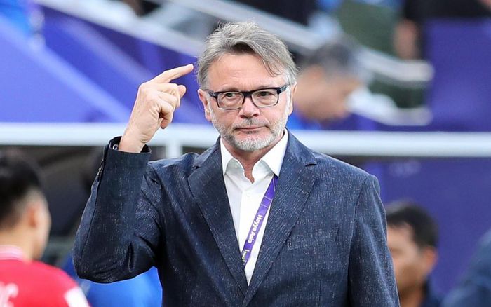 HLV Troussier có gây khó hiểu về cách chọn cầu thủ?