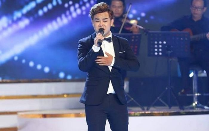 Nam ca sĩ bị khán giả ngắt nhéo, cắn khắp người khi đi diễn: 'Tới giờ vẫn ác cảm với đám đông'