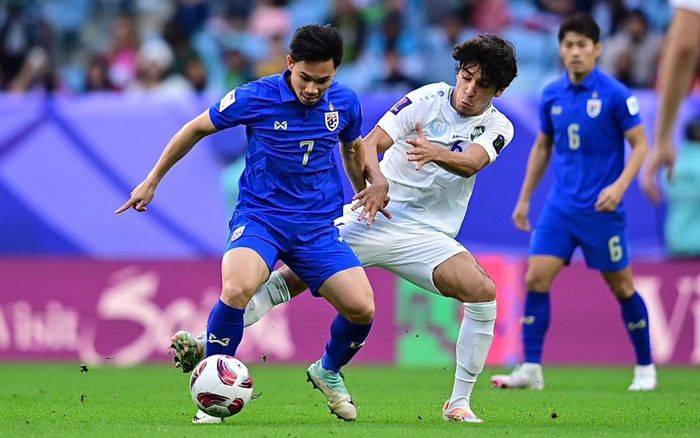 Thái Lan bị Uzbekistan loại dù cầm bóng nhiều hơn