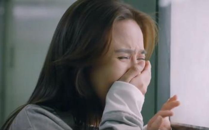 Cảnh khóc của Huyền Lizzie trong Chúng Ta Của 8 Năm Sau bất ngờ gây tranh cãi