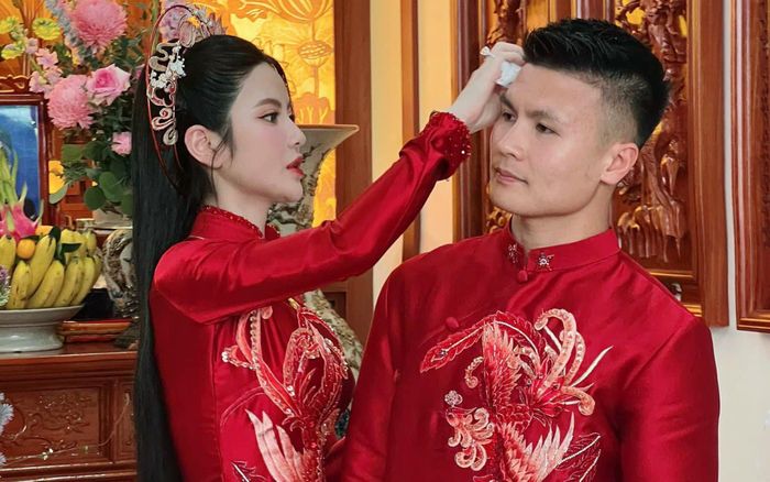 'Kiếp nạn' của Chu Thanh Huyền: Phủi áo dài trong đám hỏi cũng bị chỉ trích!