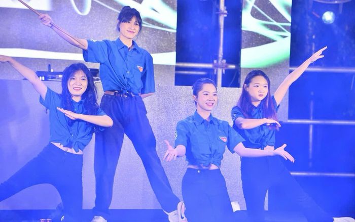 'Thanh xuân rực rỡ' lan tỏa ý nghĩa cộng đồng nhân kỷ niệm 74 năm sinh viên Việt Nam