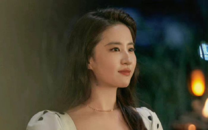 Lưu Diệc Phi cùng bạn trai thông báo tin vui sau thời gian dài yêu đương