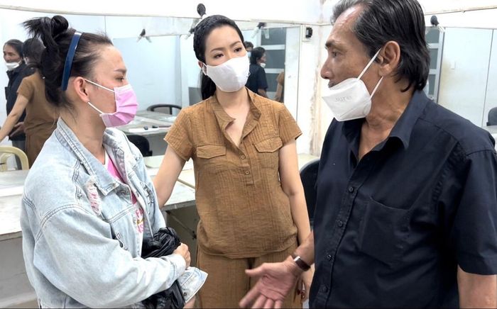 NSND Trịnh Kim Chi phản ứng thế nào khi biết tin NS Thương Tín đột quỵ lần 2?