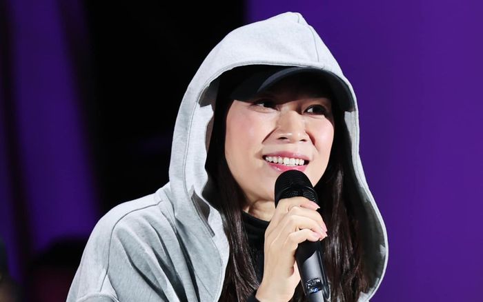 Mỹ Tâm hé lộ ca khúc mới sắp ra mắt, hát 'sương sương' vài câu ngay trên livestream