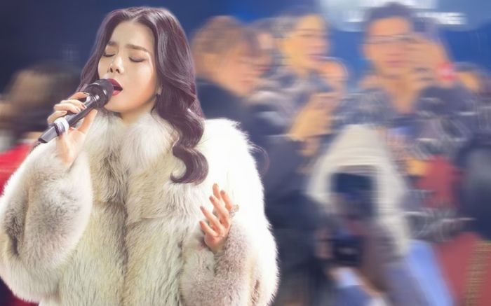 Hàng trăm khán giả ồ ạt tiến lên sân khấu biểu diễn của Lệ Quyên: Chuyện gì đây?