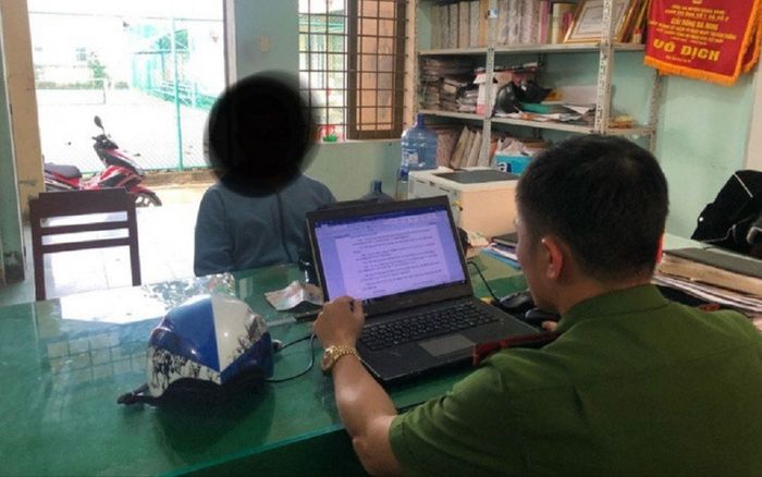 Đi cướp đúng 1 triệu đồng để... đưa cho mẹ trả tiền điện