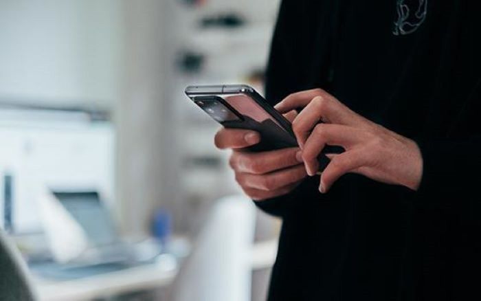 Cài đặt app hẹn hò 'em út' qua mạng, người đàn ông bị lừa số tiền không tưởng