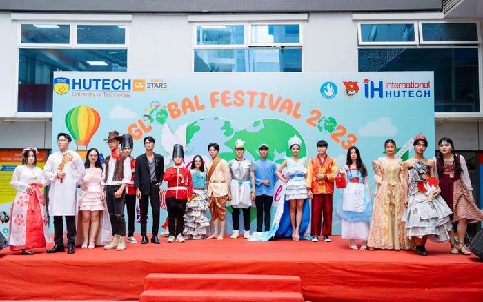 'Ngợp' trước loạt lễ hội quốc tế tại HUTECH: Không gian lý tưởng cho Gen Z mê khám phá văn hóa