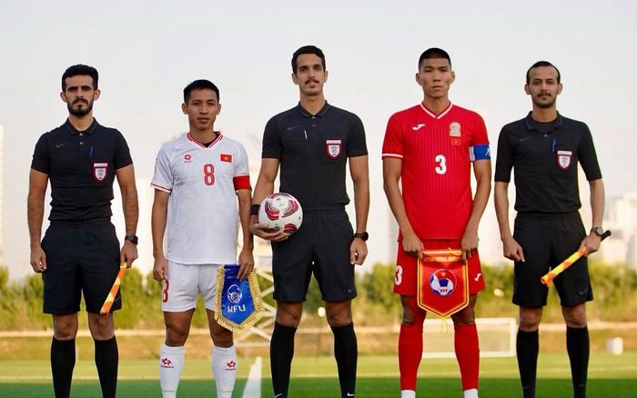 Việt Nam thua Kyrgyzstan 1-2: Cuộc chạy đà không tốt cho HLV Troussier