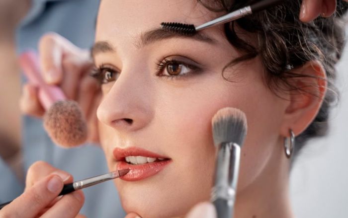 Những quy tắc cần nhớ nếu không muốn mụn nổi đầy mặt vì trang điểm