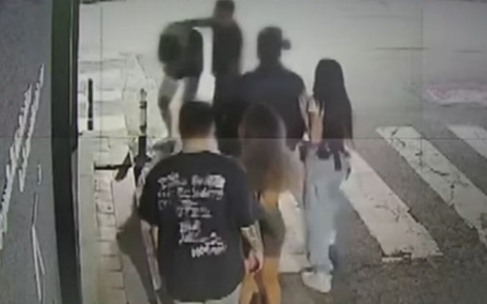 Xôn xao clip khán giả bị đánh khi xin chụp ảnh cùng nữ ca sĩ nổi tiếng