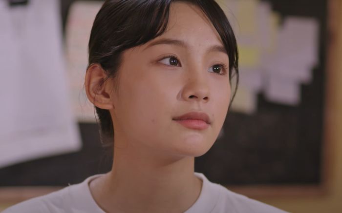 Đi giữa trời rực rỡ tiếp tục lộ sạn ngớ ngẩn