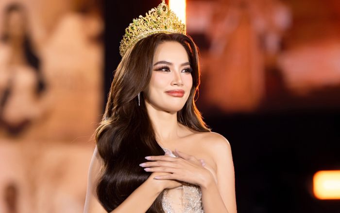 Chuyện gì đang xảy ra với hoa hậu Lê Hoàng Phương?