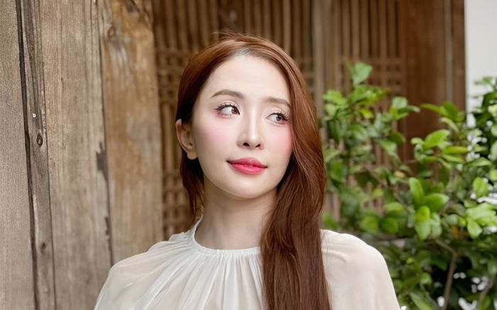 Hình ảnh mới nhất của Quỳnh Nga sau tin đồn sống chung Việt Anh, vòng eo của người đẹp trở thành tâm điểm