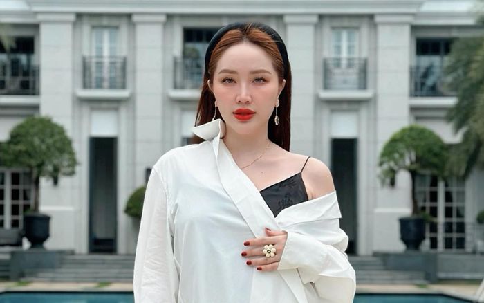 Tủ đồ 'phú bà' Bảo Thy lấp đầy túi hiệu hàng trăm triệu đồng