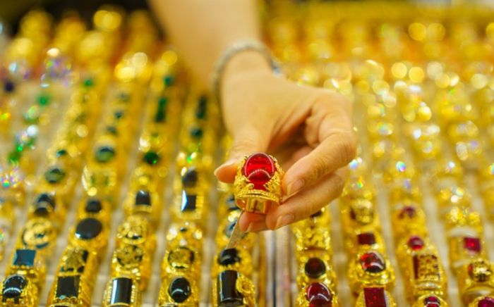 Giá vàng hôm nay (18/10): Vàng nhẫn lại giữ mức giá cao chưa từng có