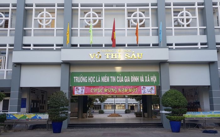 Một lớp học ở TPHCM thu quỹ 41 triệu, tri ân thầy cô 16 triệu gây tranh cãi