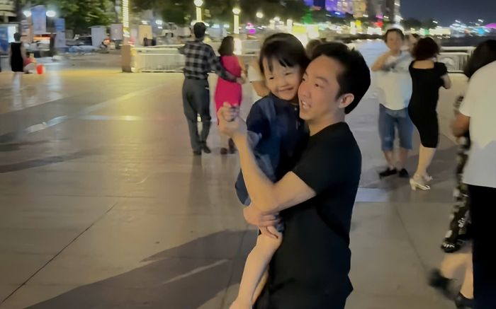 Cường Đô La lộ diện, thần sắc gây chú ý