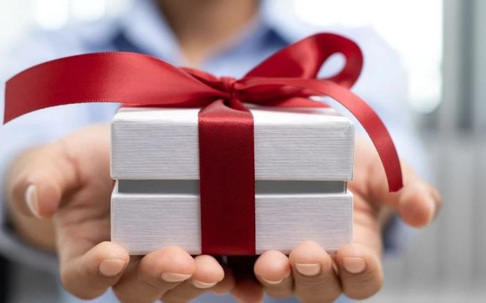 Nhận được phong bì nhân dịp 20/10, cô giáo lập tức nhắn một tràng vào nhóm phụ huynh