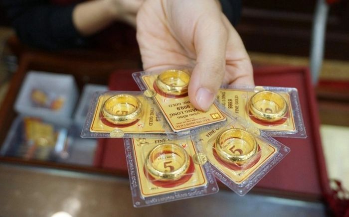Giá vàng hôm nay (2/10): Cả vàng nhẫn lẫn vàng miếng đều gây bất ngờ
