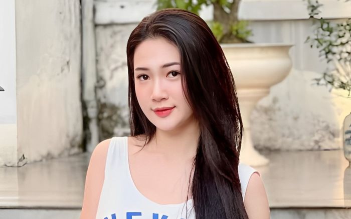 Sắc vóc 'căng đét' của mỹ nhân 10x đang gây sốt trong Độc đạo