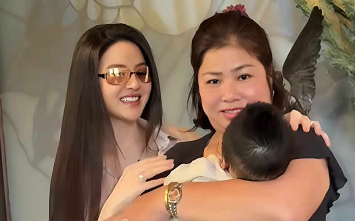 Vợ Quang Hải ngọt ngào bên mẹ đẻ, dập tắt tin đồn bất hòa